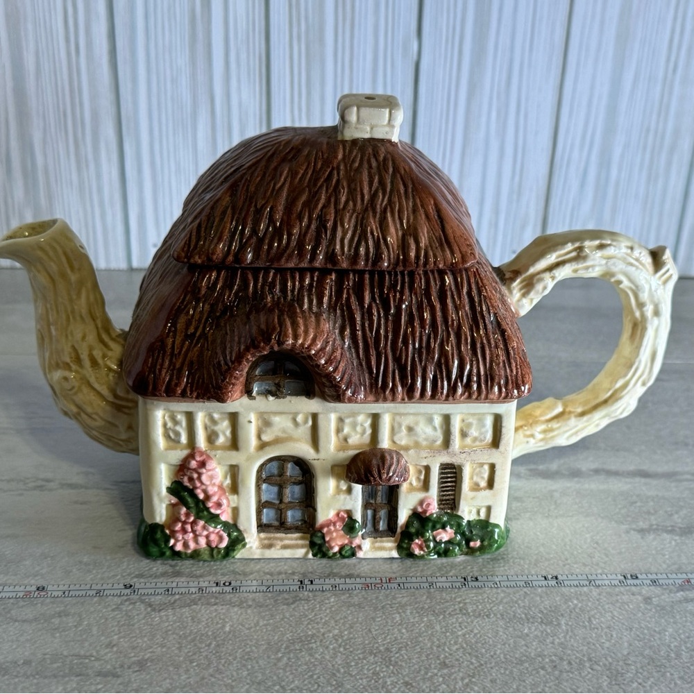 Vintage Thatched Roof Cottage Teapot Ceramic Hand Painted